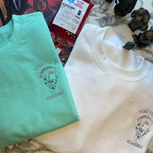 Load image into Gallery viewer, Horror Reading EXTRA - Pullover Hoodie